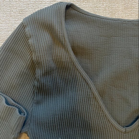 Ribbed V-neck Long sleeve Green Crop - Picture 2 of 2